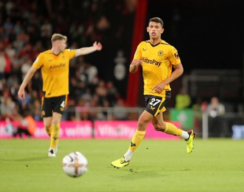 拉什福德：莱万告诉我要多传中，为孔德梅开二度感到高兴