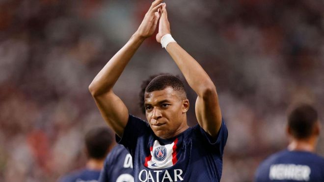 闪耀哥客场2-2战平多特，本赛季欧冠正赛仍一胜难求