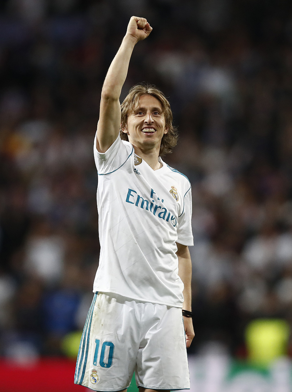 世界波直挂死角，全场尖叫